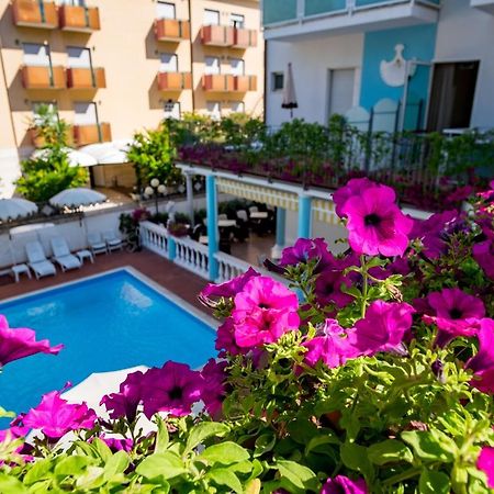 Hotel Villa Dei Fiori - Sul Mare Con Piscina Viserbella di Rimini Dış mekan fotoğraf