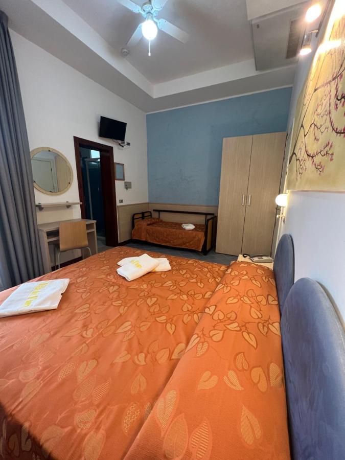 Hotel Villa Dei Fiori - Sul Mare Con Piscina Viserbella di Rimini Dış mekan fotoğraf