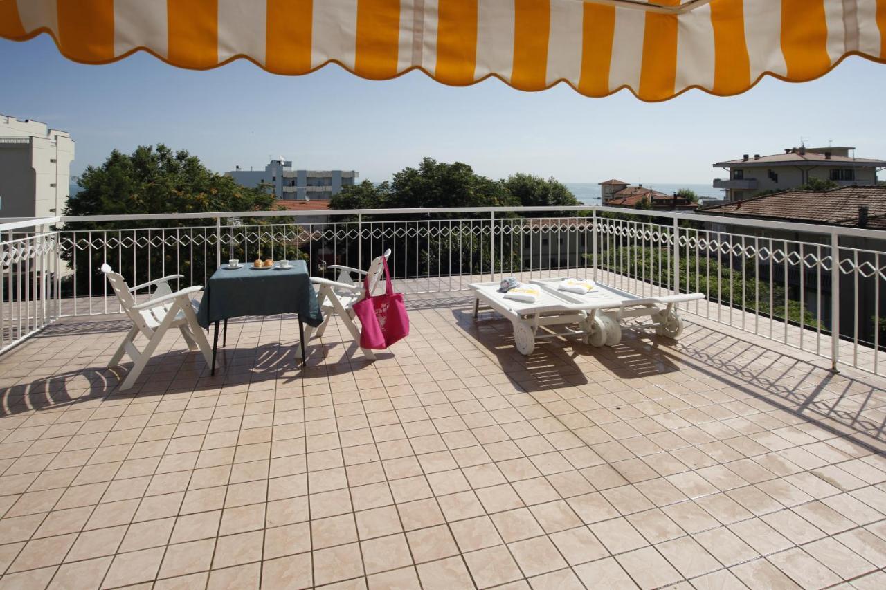 Hotel Villa Dei Fiori - Sul Mare Con Piscina Viserbella di Rimini Dış mekan fotoğraf