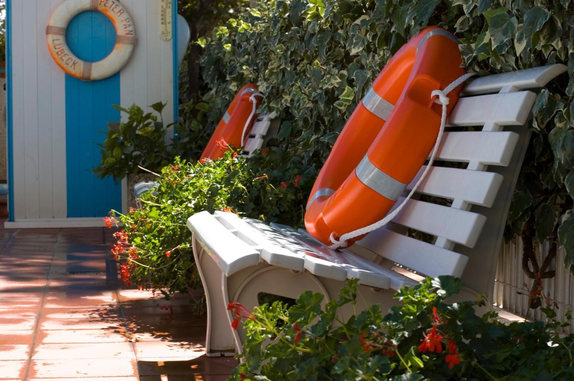 Hotel Villa Dei Fiori - Sul Mare Con Piscina Viserbella di Rimini Dış mekan fotoğraf