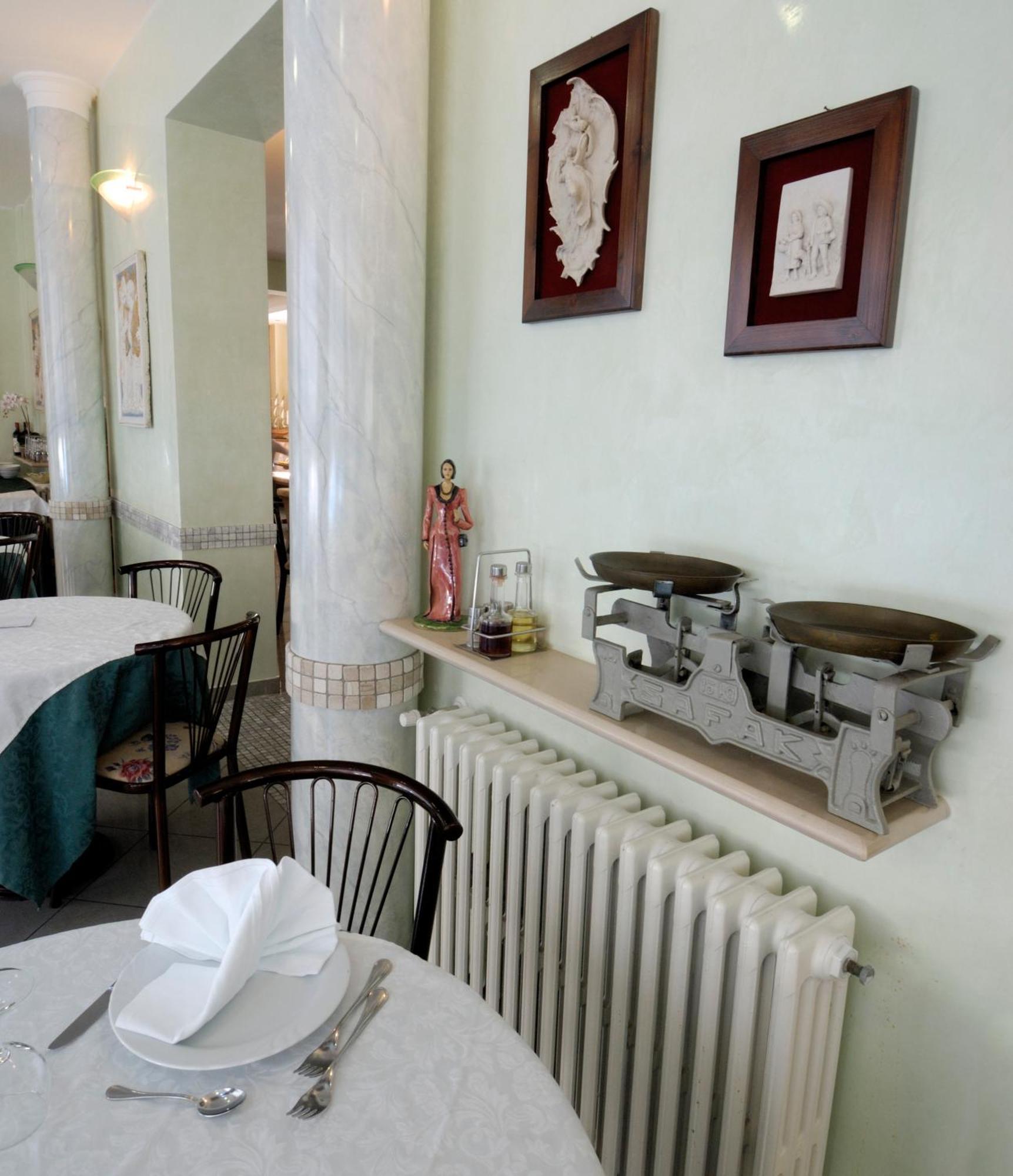 Hotel Villa Dei Fiori - Sul Mare Con Piscina Viserbella di Rimini Dış mekan fotoğraf