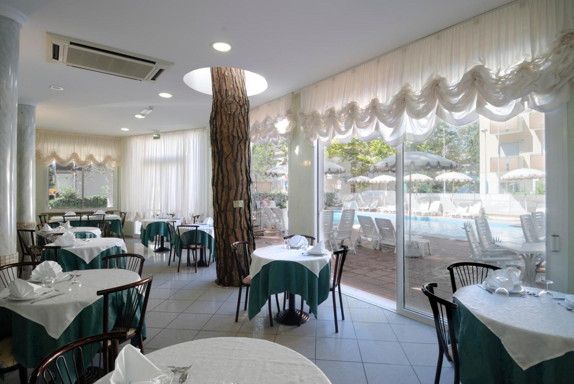 Hotel Villa Dei Fiori - Sul Mare Con Piscina Viserbella di Rimini Dış mekan fotoğraf