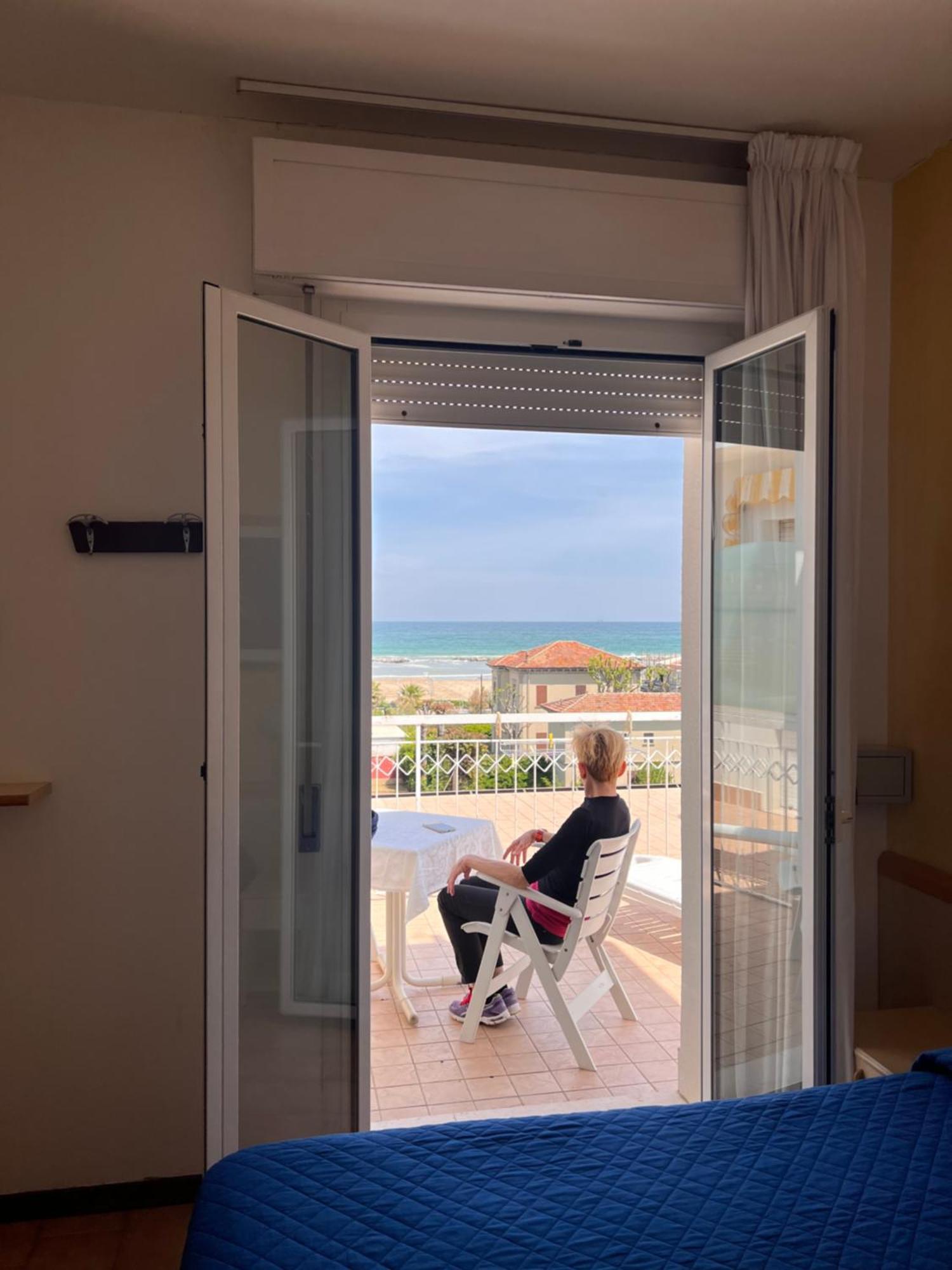 Hotel Villa Dei Fiori - Sul Mare Con Piscina Viserbella di Rimini Dış mekan fotoğraf