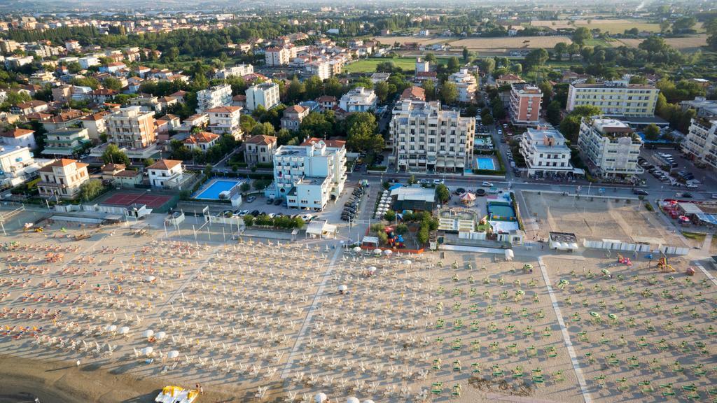 Hotel Villa Dei Fiori - Sul Mare Con Piscina Viserbella di Rimini Dış mekan fotoğraf